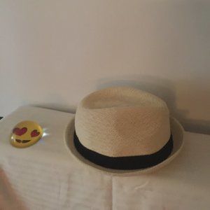 Weatherproof vintage 🎩 fedora.